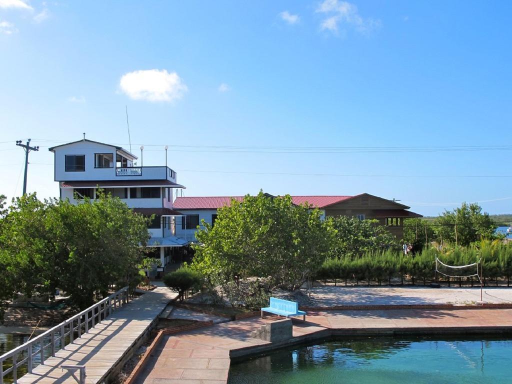 Coral View Beach Resort Útila Exterior foto